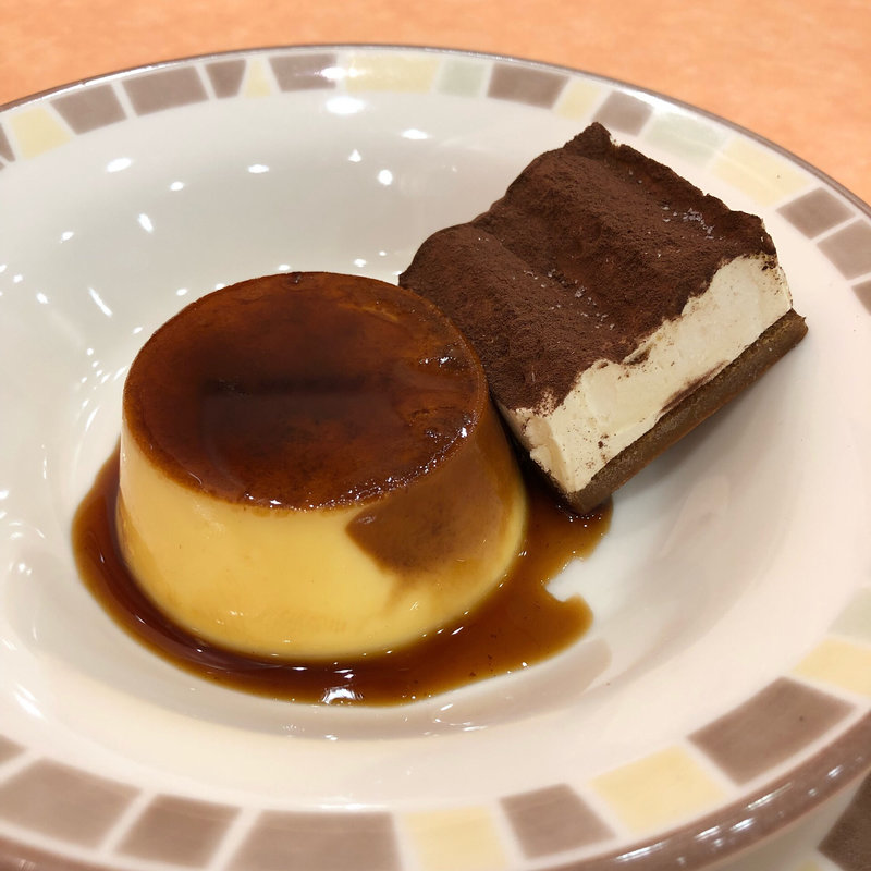 プリンとティラミスの盛合せ(サイゼリヤ アリオ鳳店)