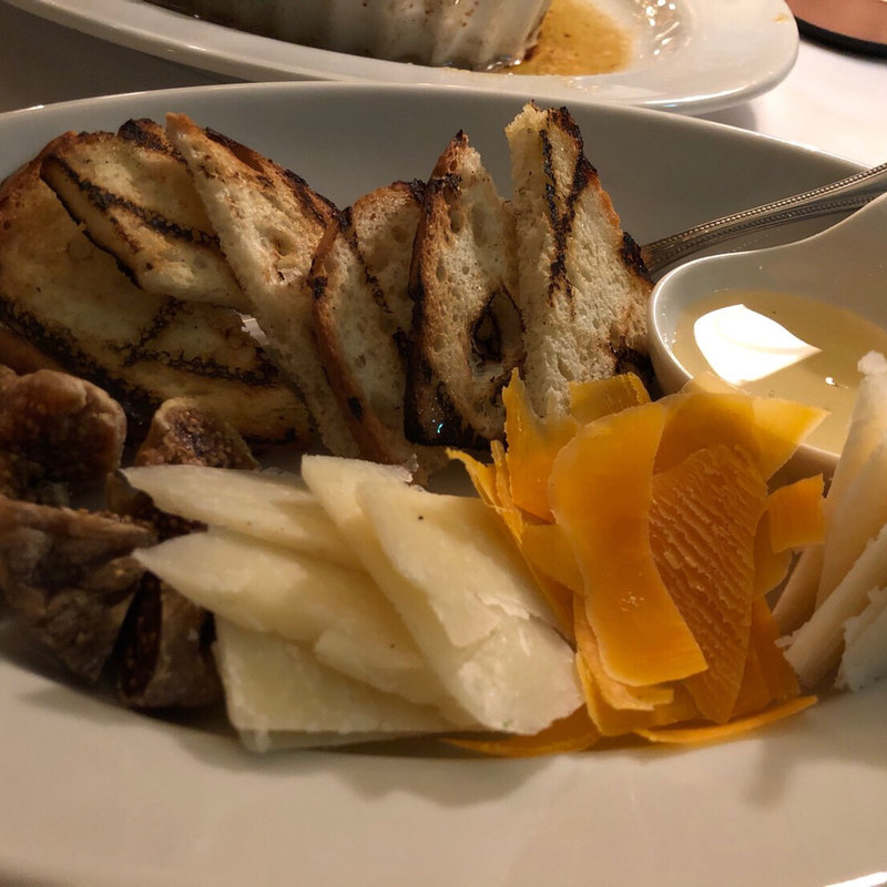 チーズ盛り合わせ(トラットリア　グランボッカ （TRATTORIA GRAN BOCCA）)