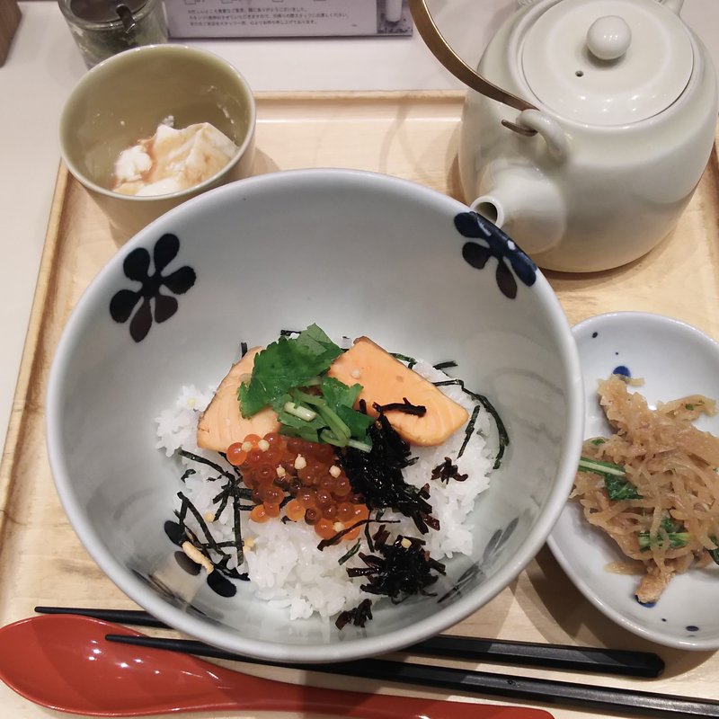 焼き鮭といくらの親子だし茶漬け(だし茶漬け えん ラゾーナ川崎プラザ店 )