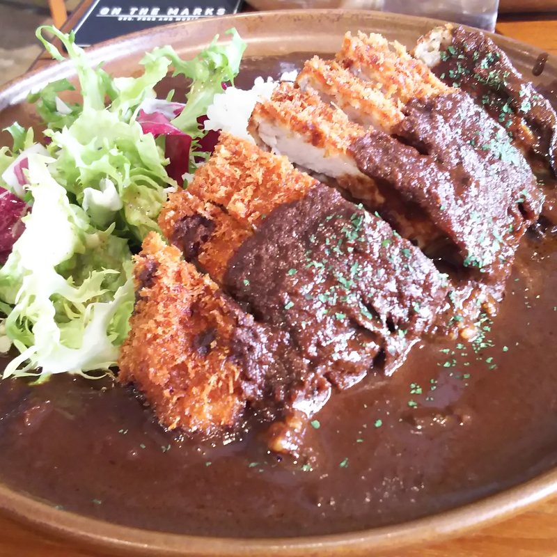 クラフトビールカツカレー（大盛り）(ON THE MARKS)