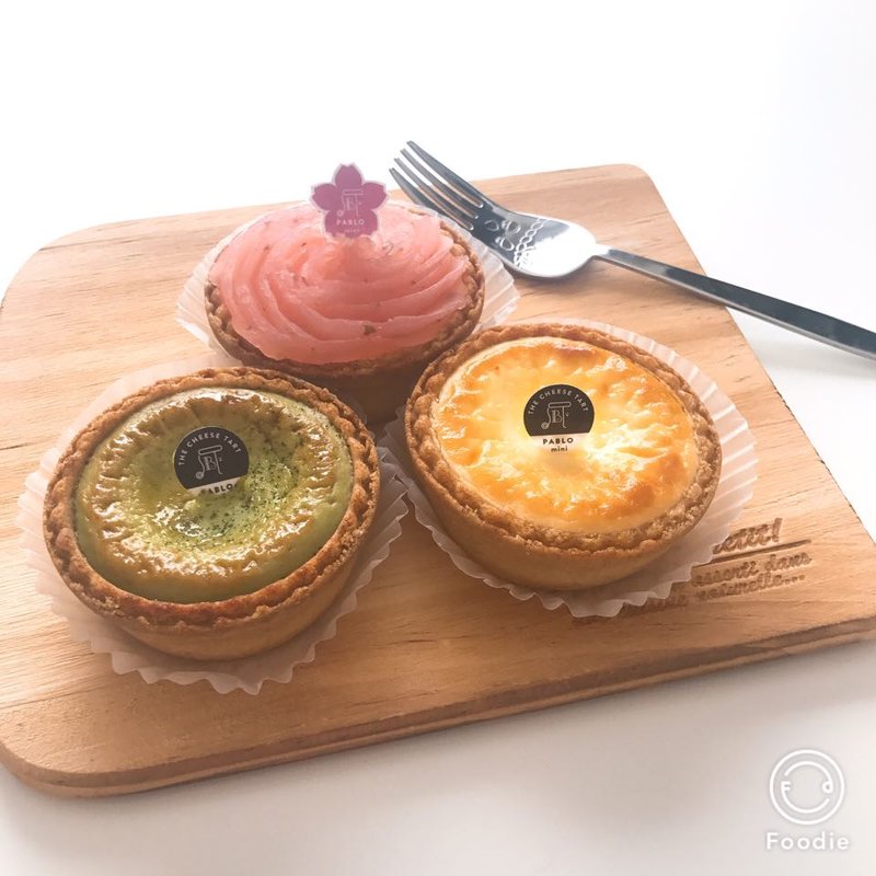チーズタルト(焼きたてチーズタルト専門店 PABLO mini 秋葉原店 )