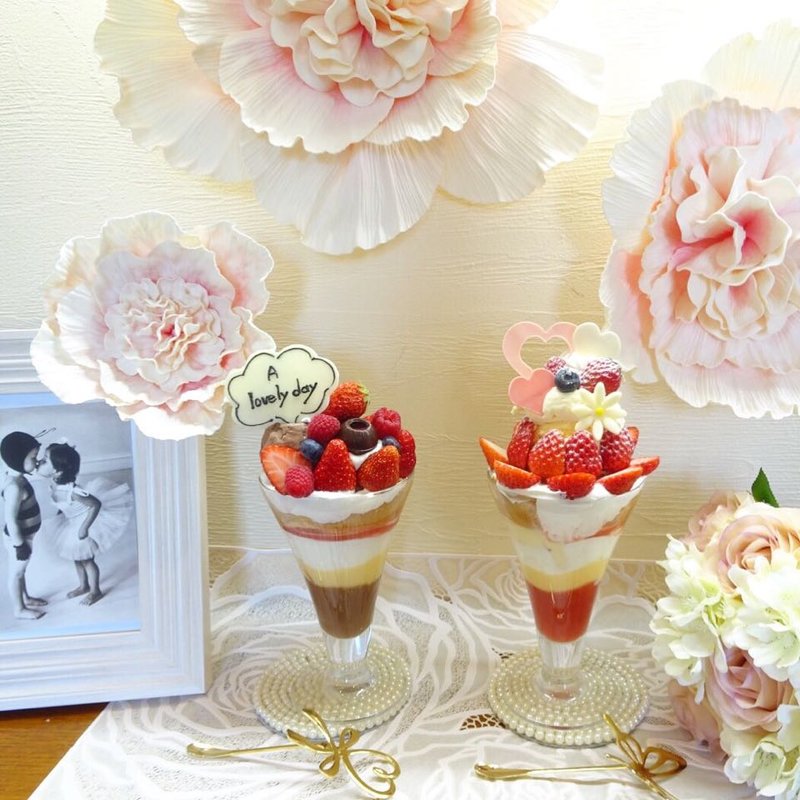 チョコレートと苺のパフェ(リヴェール 二ッ坂)