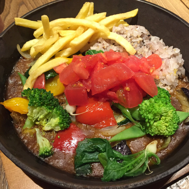  1日分の野菜の鉄板カレー(fummy's grill NAGOYA フミーズグリル名古屋)