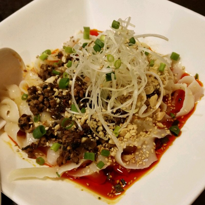 汁なし刀削麺(本格 中華料理 陳家私菜 赤坂1号店)