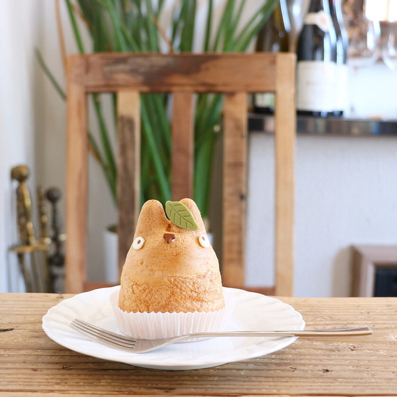 トトロシュークリーム( TOLO COFFE&BAKERY(トロ コーヒーアンドベーカリー))