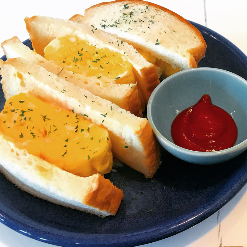 厚焼き玉子サンド(カフェ&キッチン マナビ)