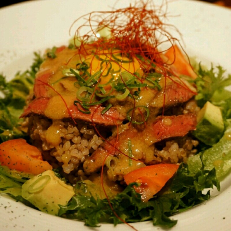 牧草牛のプレミアムローストビーフ丼(ナトゥーラ ナトゥーラｕｍｉｅ店)