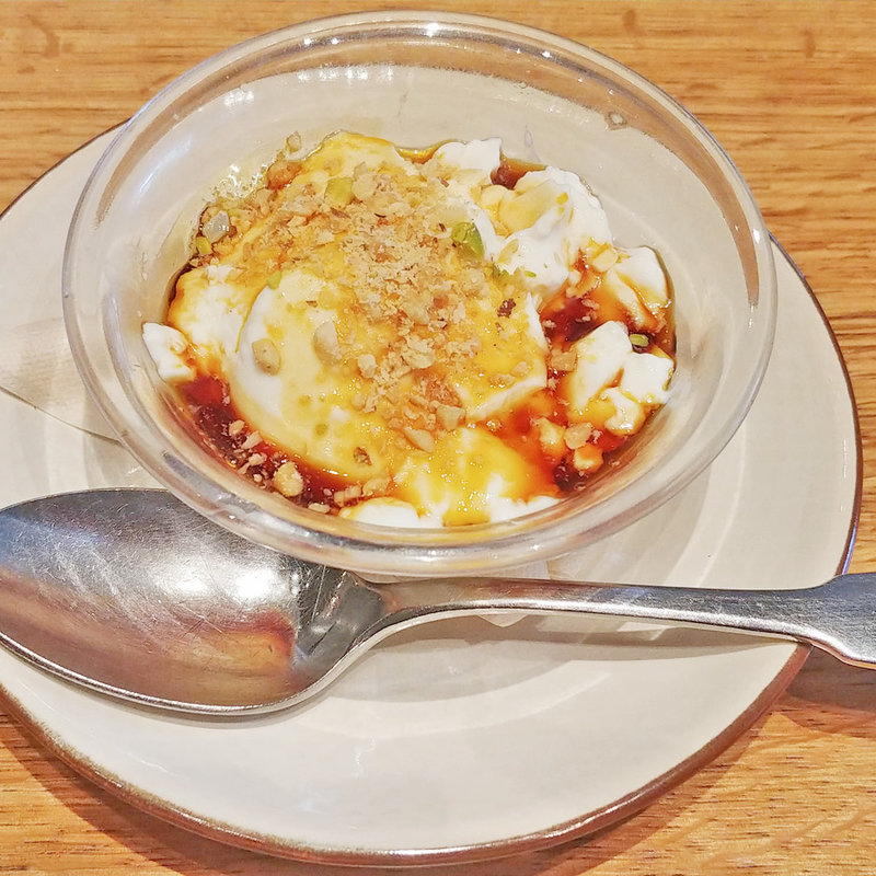 パンナコッタ ブロンデ産ピスタチオのカラメルソース(オービカ モッツァレラバー 六本木ヒルズ店 （OBIKA MOZZARELLA BAR）)