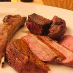 鴨胸肉の炭火焼き・牛肉の赤ワイン煮込み・赤牛のビステッカ