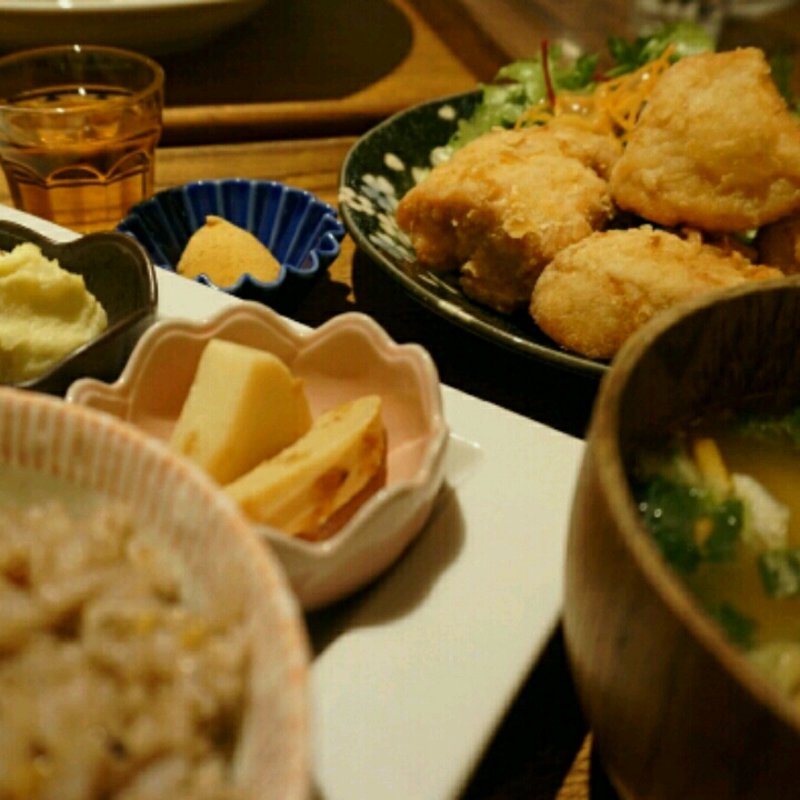 米粉で揚げた国産むね肉のから揚げ膳(ナトゥーラ ナトゥーラｕｍｉｅ店)