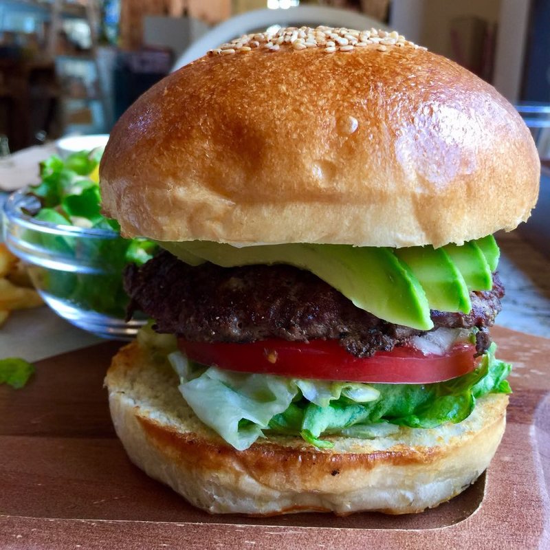 アボカドハンバーガー(友安製作所 Cafe & Bar 阿倍野)