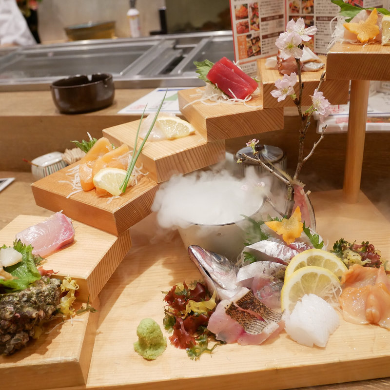 階段刺身盛り合わせ(魚マルシェ)