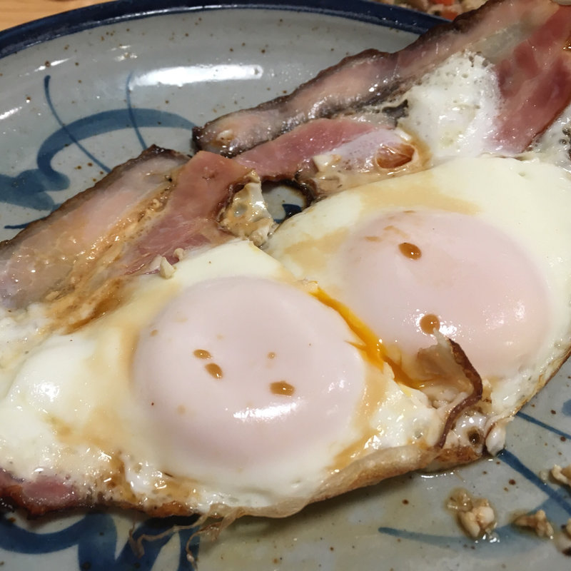 ベーコンエッグ(大露路)