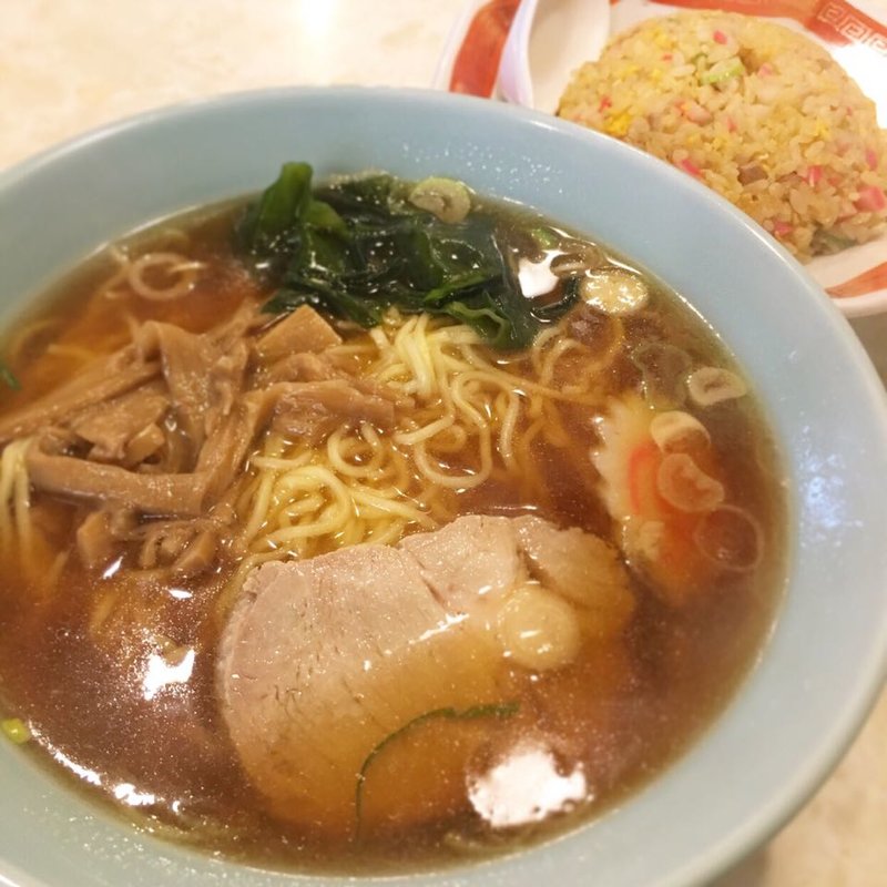 ラーメン半チャーハン(千成飯店)