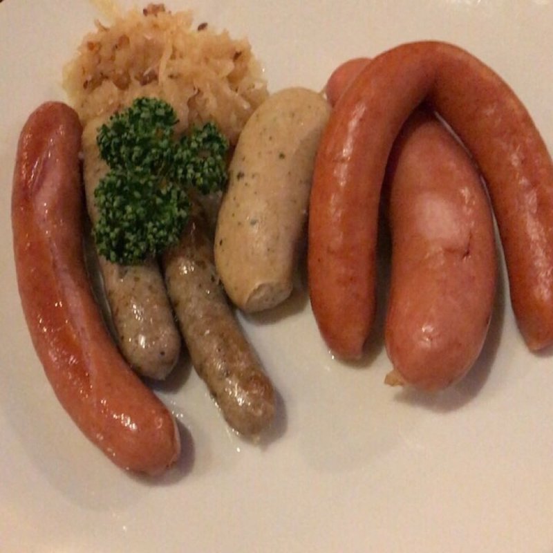 ドイツソーセージ5種盛り合わせ(EuropeanBar Kuru)