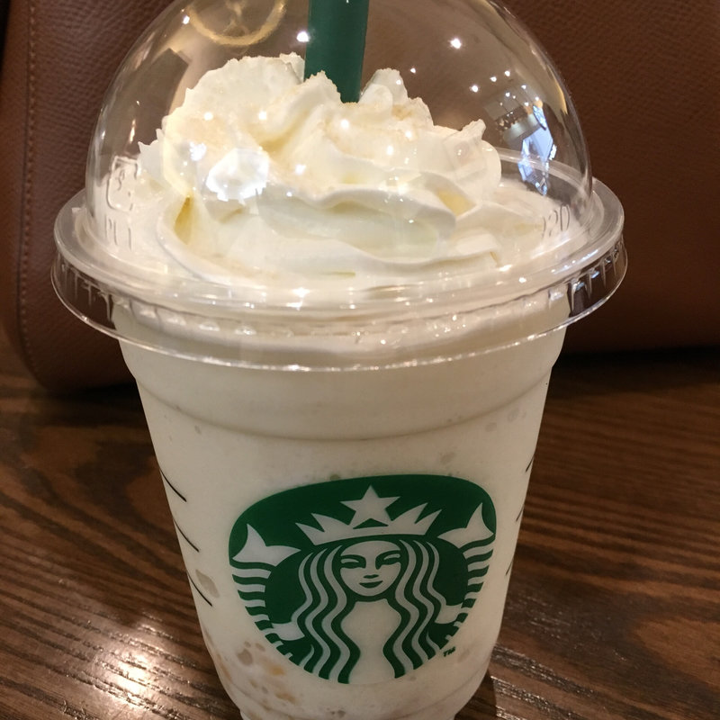 ホワイトブリューコーヒー＆マカダミアフラペチーノ(スターバックスコーヒー ルミネ荻窪店)