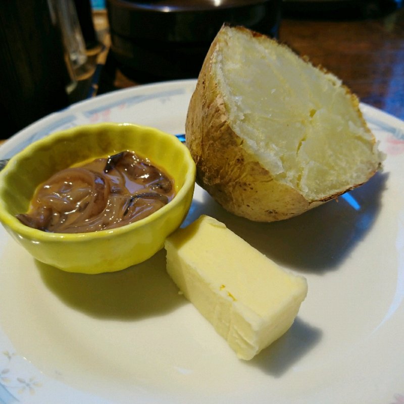 北あかりいも焼きと塩辛セット(北海料理 古艪帆来（コロポックル）)