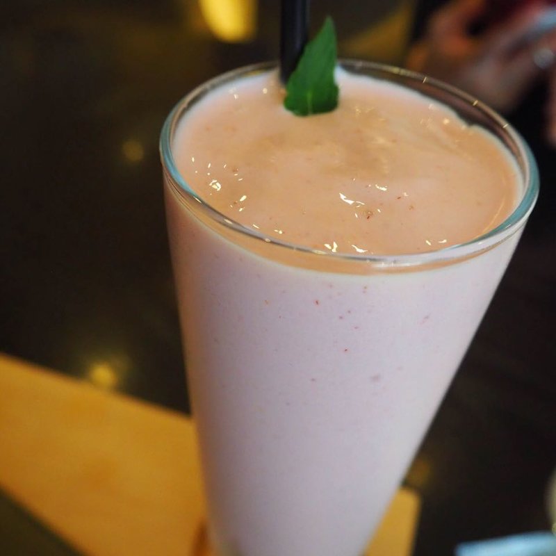 自家製 白桃&苺ミルク(メゾン ド フルージュ （maison de frouge）)