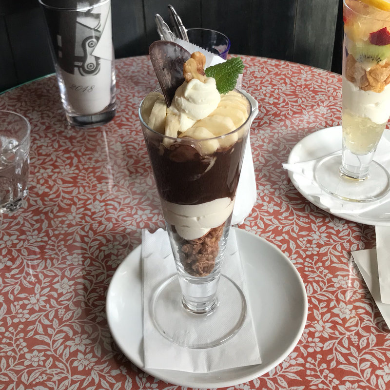 チョコバナナパフェ(Cafe ミルクホール)