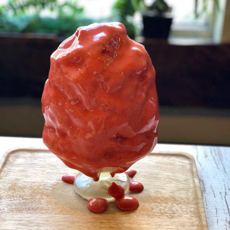 いちごエスプーマソース(ブン ブン ブラウ カフェ ウィズ ビーハイヴ （Bum Bun BLau Cafe with BeeHive）)