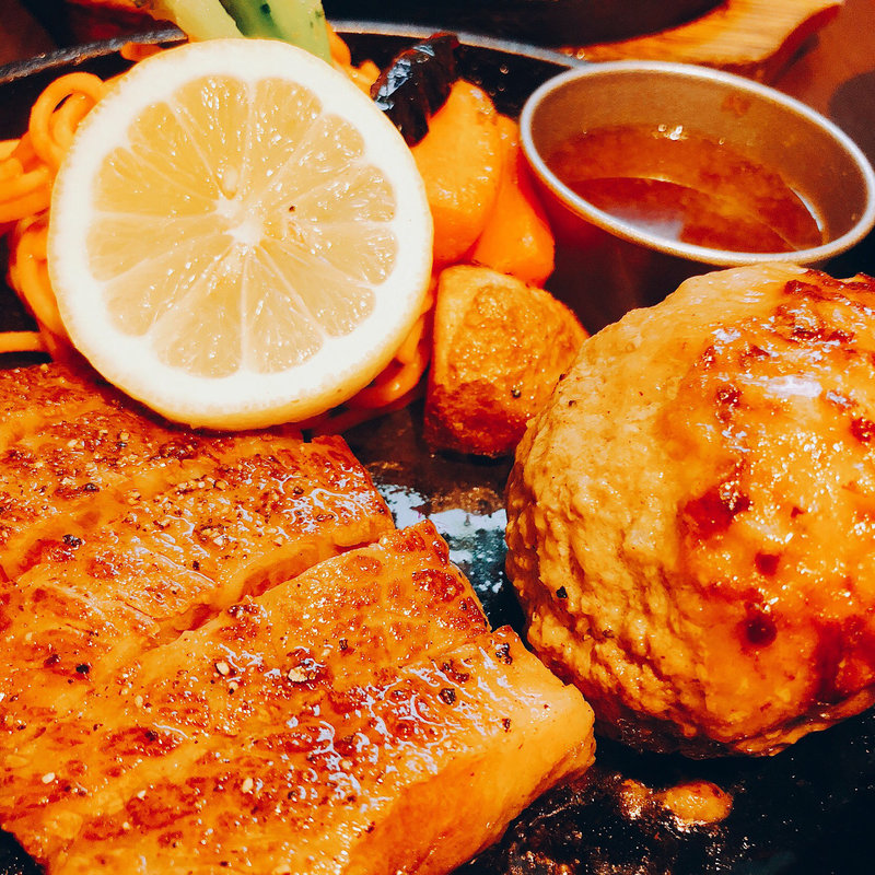 (STEAK&HUMBURG ひげ 6条店　)