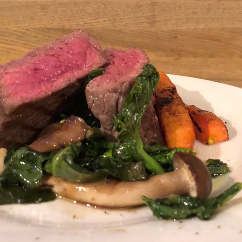 欧州産 葡萄肉のステーキ(松澤ワイン食堂)