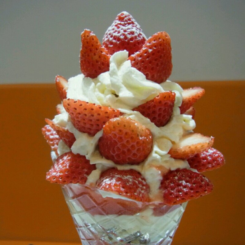 春のいちごパフェ(かき氷専門店　ドギャン )