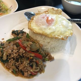 ガパオ(タイの食堂 KAMAKURA Baan Hua Don)