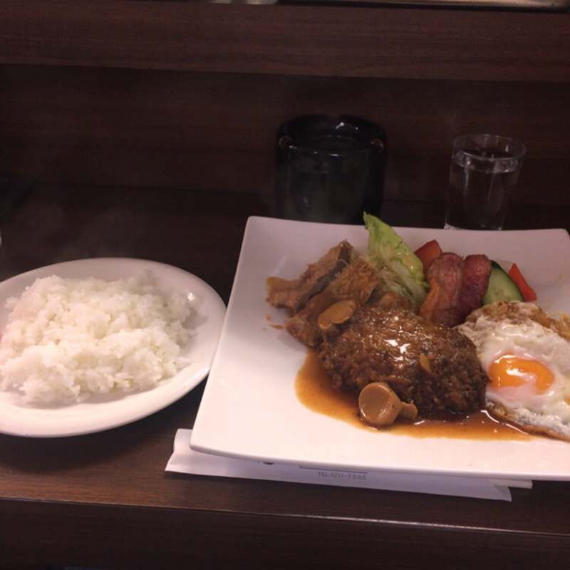 ハンバーグステーキ+ハーフビフカツ、ライス(グリル 南風)