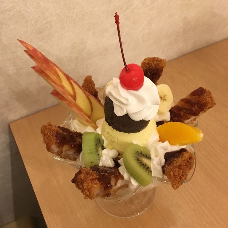 さくさくロースカツパフェ(からふね屋珈琲店 三条本店 )