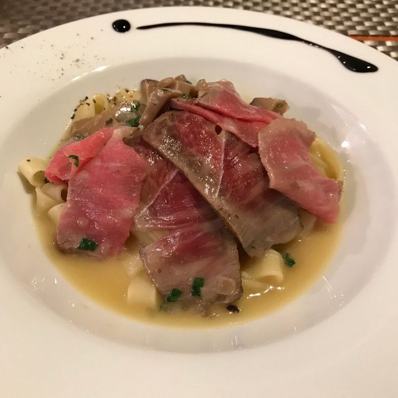 ブラックアンガス牛ローストとポルチーニ茸のラグー狩人風(nikuyaki cucina EPICURO)