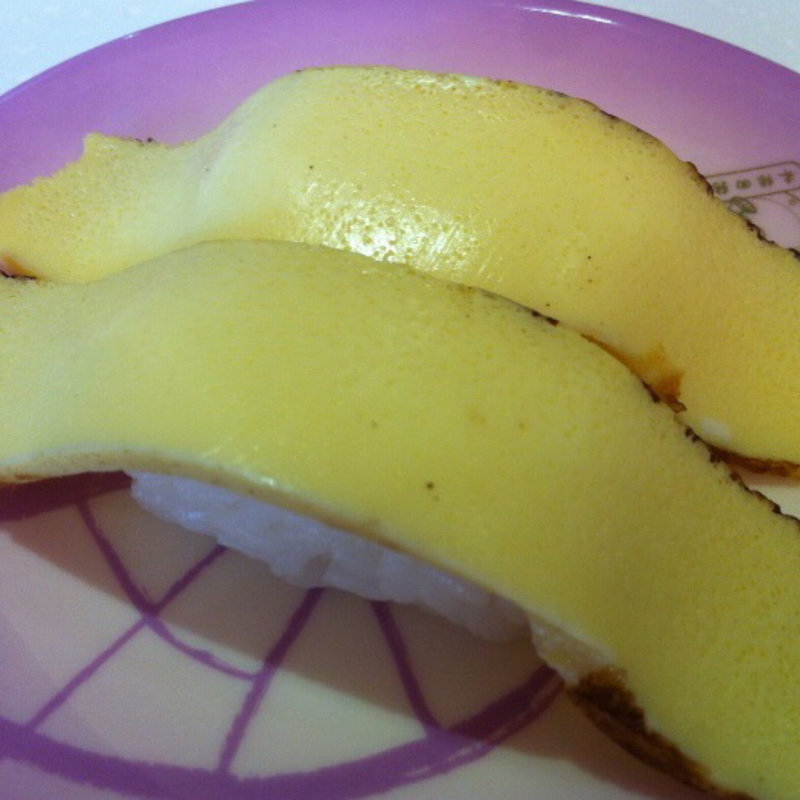 伊達巻を解いたやつの握り(万歳寿司)