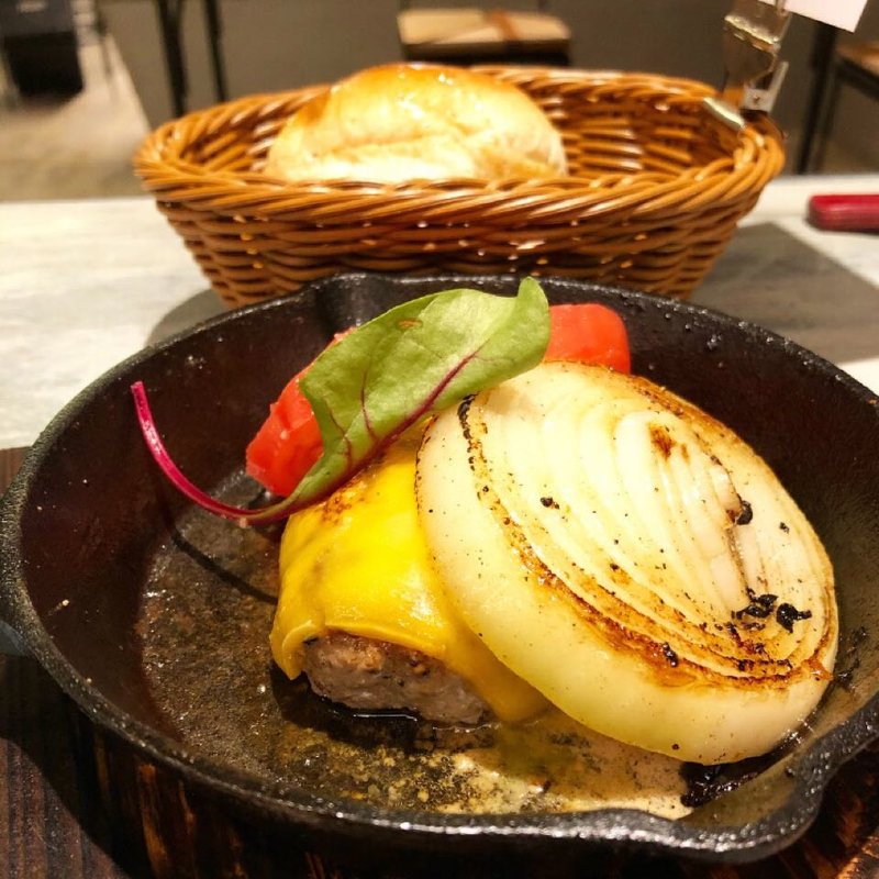 ハンバーグ(craft dining upit)