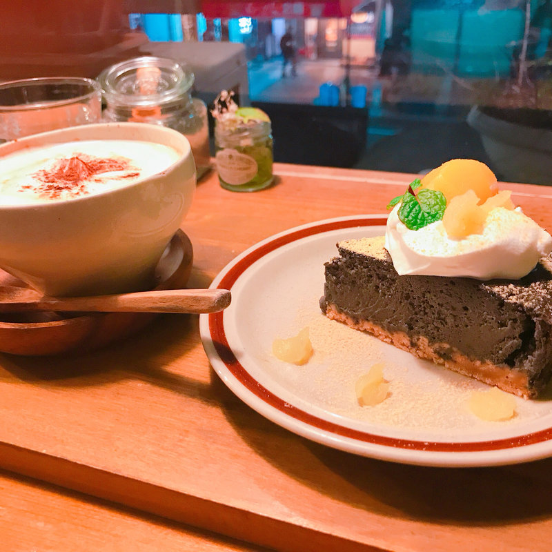 黒ごまのチーズケーキ(Niji Cafe)