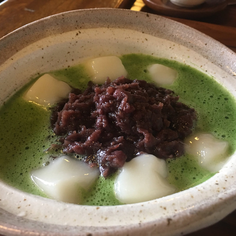抹茶ぜんざい白玉付き(円山茶寮 （まるやまさりょう）)