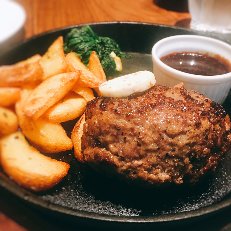 極粗挽きハンバーグ(WINE＆GRILL 京橋テラス)