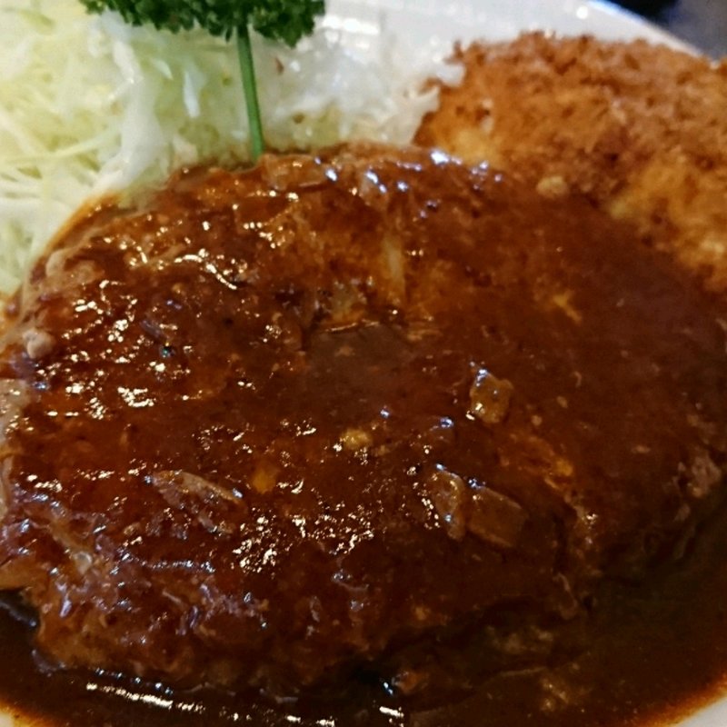 チーズ入りハンバーグ定食(港や )