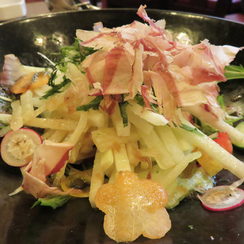 大葉とかつおたっぷり大根サラダ。(肴処32)