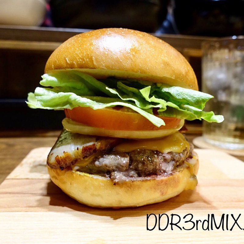 ベーコンチーズバーガー(ダイナースタンド ハングアウト)