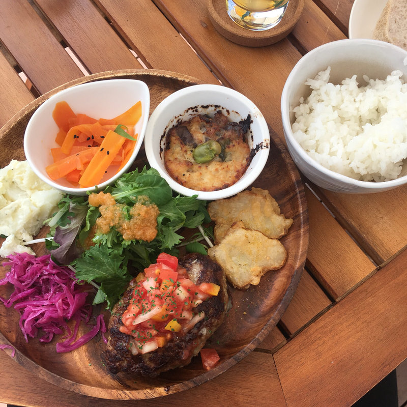 バジルソースハンバーグ(コンテナハウスカフェ)