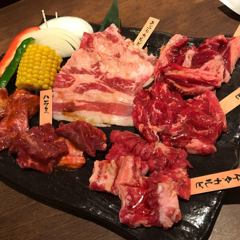 赤身オールスター(鶴橋酒場 情熱ホルモン)