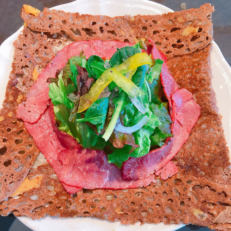 ガレット・パストラミビーフ(カフェ ド キリネス （Cafe de Qiriness）)