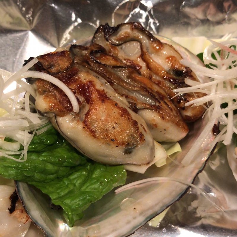 広島牡蠣の鉄板焼き(博多やきやき三輪)