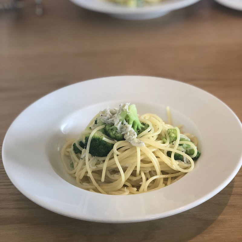 ブロッコリーとしらすのペペロンチーノ(La Retta)