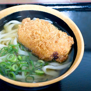 コロッケうどん（うどん小+コロッケ）(たかもり )