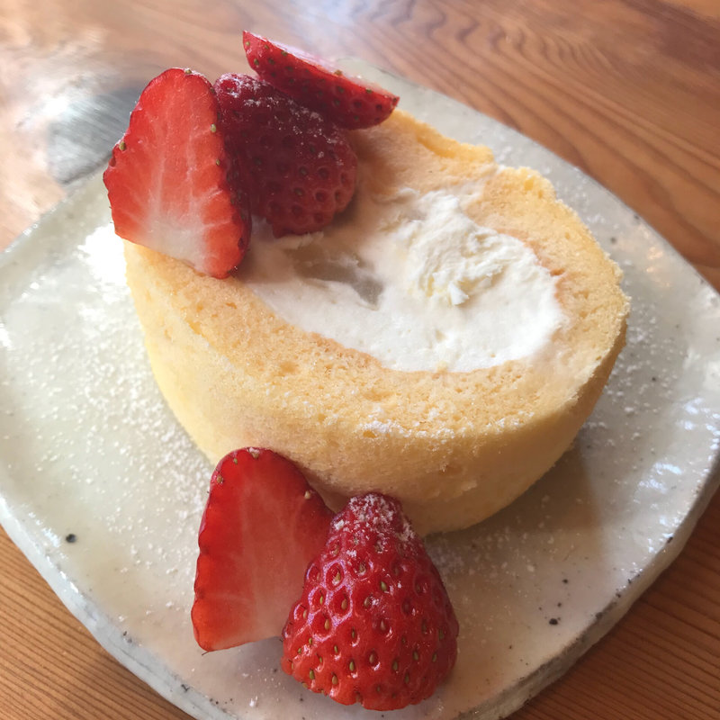 いちご大福ロールケーキ(ココロ )