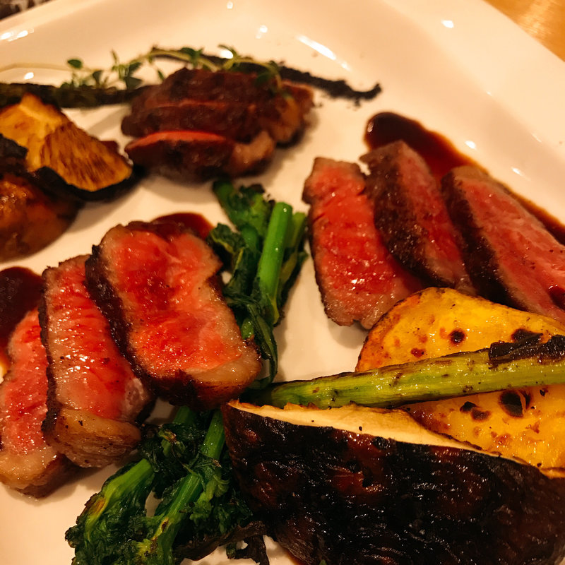 黒毛和牛の炭火焼(和酒と炉端焼き とんがり)