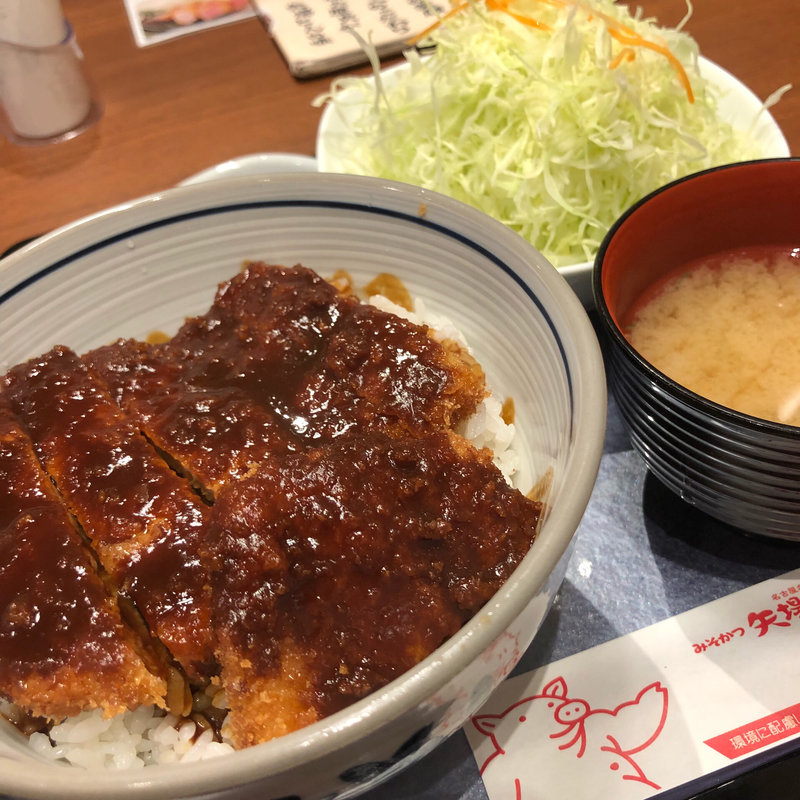 みそかつ丼 (キャベツ・汁付)(矢場とん 大阪松竹座店)