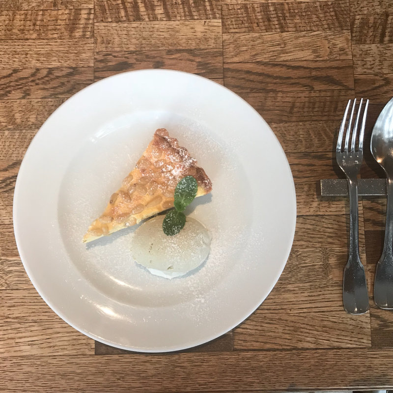リコッタチーズタルトとピスタチオのジェラート(CICADA)