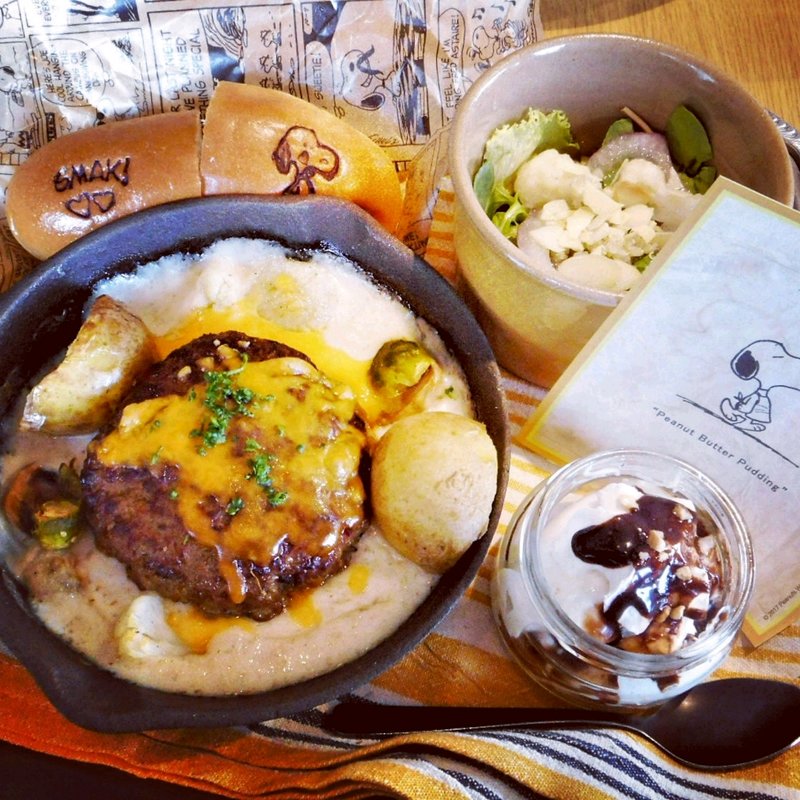 ハンバーグプレート(PEANUTS Cafe 中目黒)